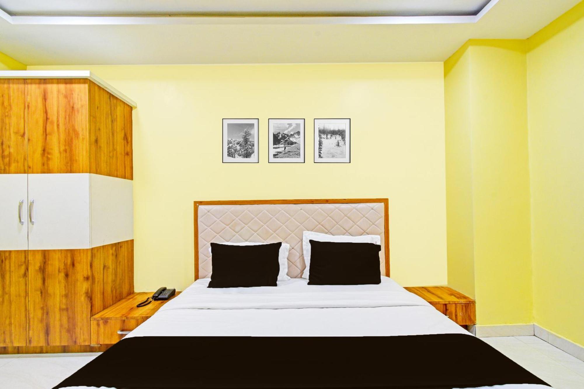 Super Townhouse Mancherial Mancherāl Extérieur photo