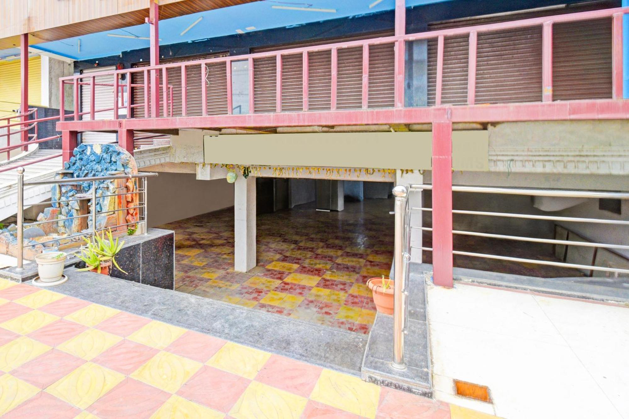 Super Townhouse Mancherial Mancherāl Extérieur photo