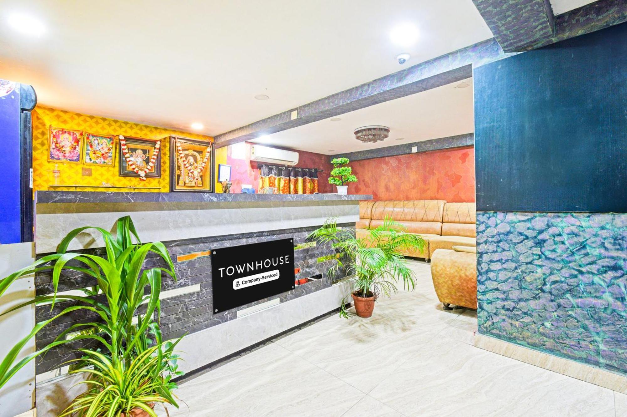 Super Townhouse Mancherial Mancherāl Extérieur photo